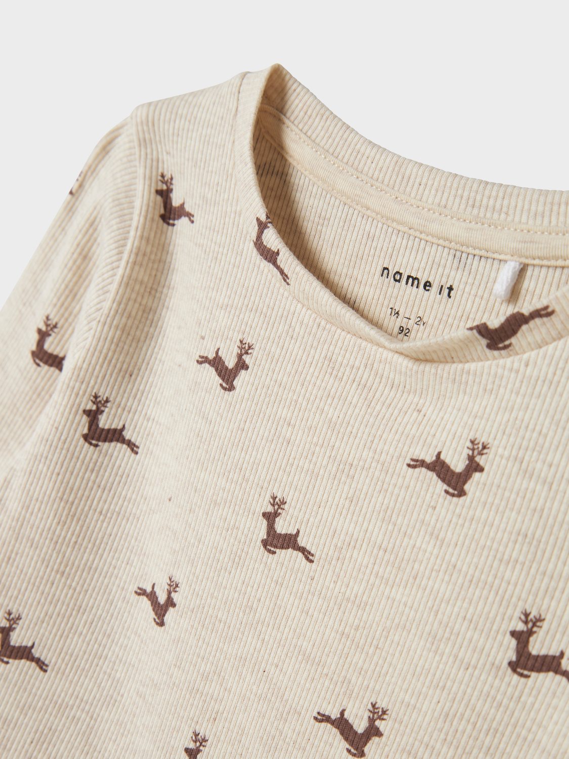 model_shot-front_full